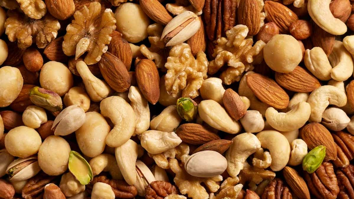 Walnut Milk: 10 Health Benefits To Know 
