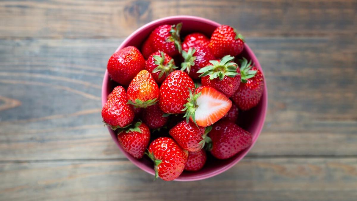 Consuming Strawberry Can Improve Glucose Control And Reduce CVD Risk