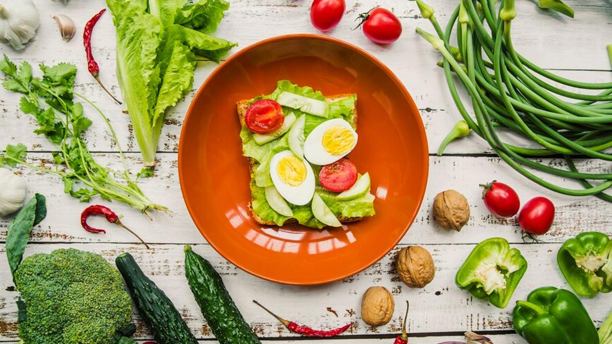 Dealing With Insomnia? Expert Shares How A Well-Planned Vegetarian Diet Can Help You Sleep