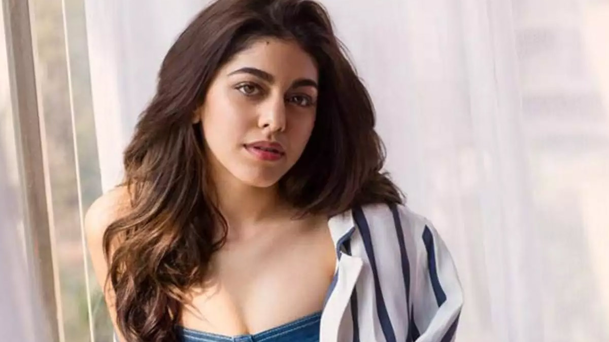  Alaya Furniturewalla's ‘Atrangi’ Workout Isn’t Everyone’s Cup Of Tea