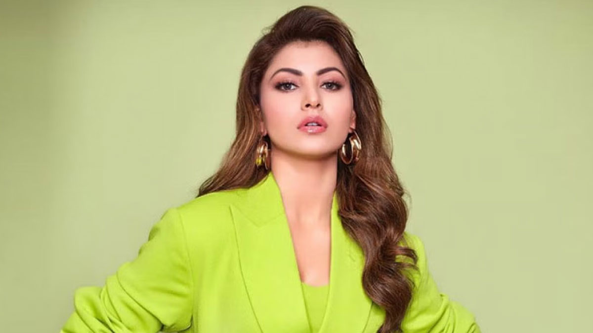 एक्शन सीन शूट करते समय एक्ट्रेस उर्वशी रौतेला को लगी चोट, हाथ में फ्रैक्चर होने से अस्पताल में हुईं भर्ती