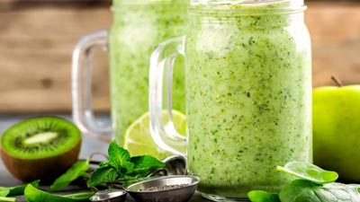 मानसून में सुबह खाली पेट पिएं ये 5 तरह की ड्रिंक्स, कम होगा बीमारियों का जोखिम 