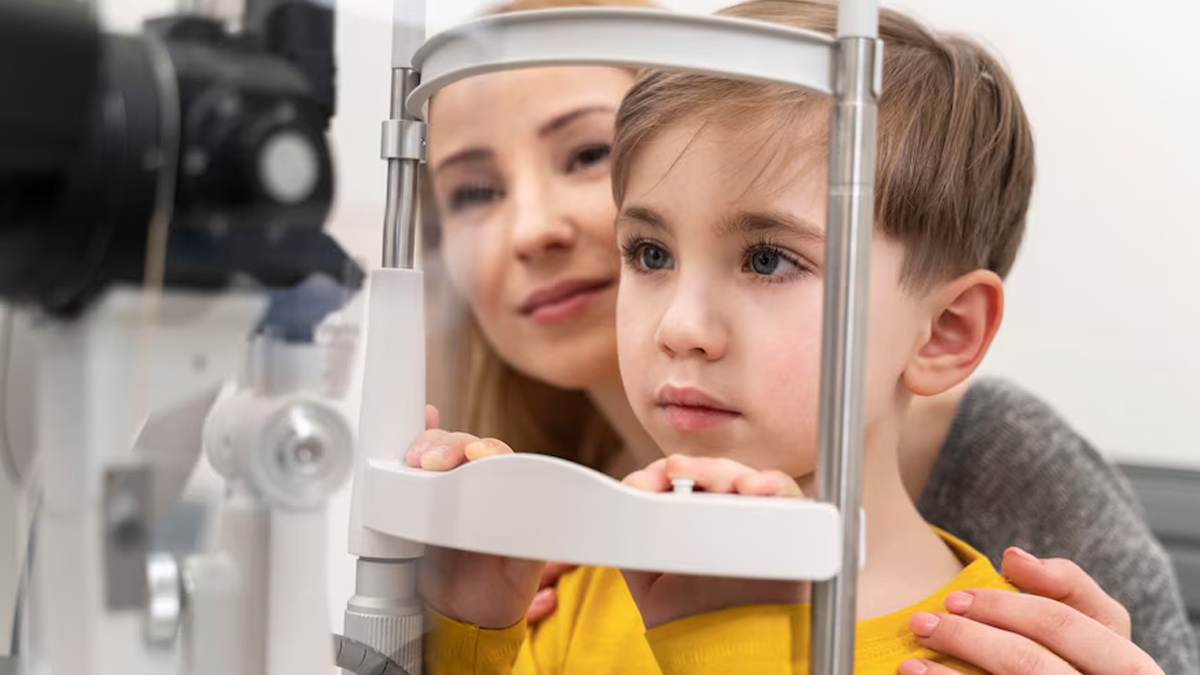 Parents! Here’s How You Can Prevent Nearsightedness In Your Children