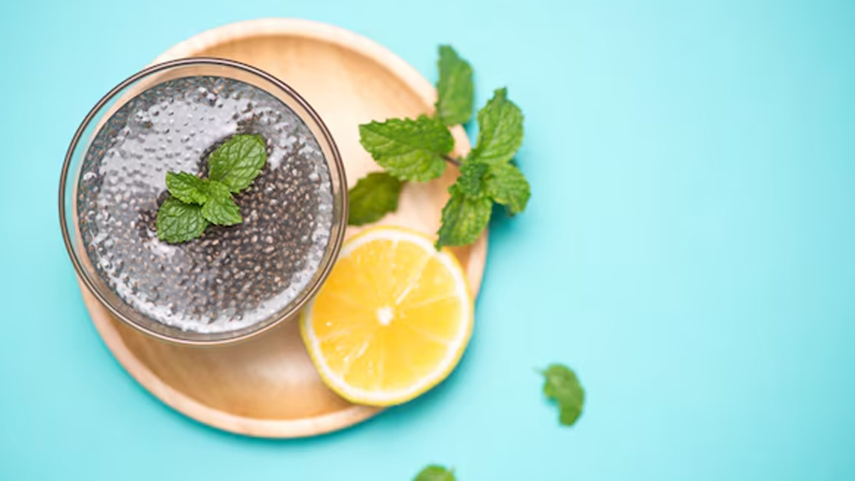 Cinnamon-Lemon-and-Chia-seed-water-inside