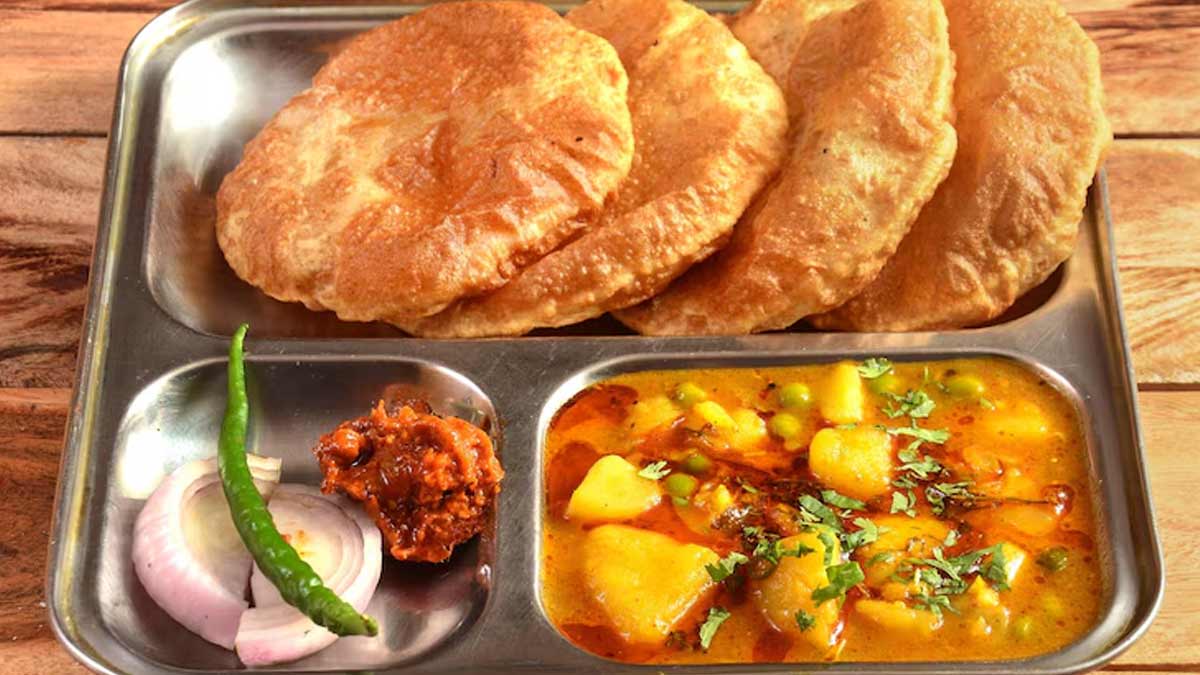 ज्‍यादा पूड़ी-कचौड़ी खाते हैं तो बढ़ सकता है कोलेस्ट्रॉल, बचाव के ल‍िए डाइट में जरूर करें ये बदलाव 