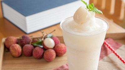 बिना दूध और चीनी के लीची से बनाएं ये हेल्दी स्मूदी, गर्मियों में सेहत के लिए है फायदेमंद