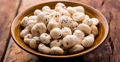 Dry or Roasted Makhana: रोस्टेड या ड्राई मखाना? एक्सपर्ट से जानें सेहत के लिए क्या है ज्यादा फायदेमंद 