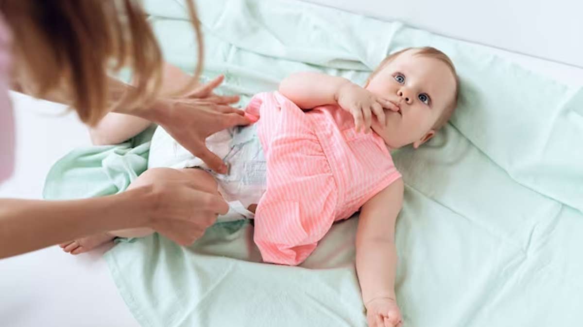 शिशुओं में भी होती है वजाइनल डिस्चार्ज की समस्या, डॉक्टर से समझें कारण और इलाज