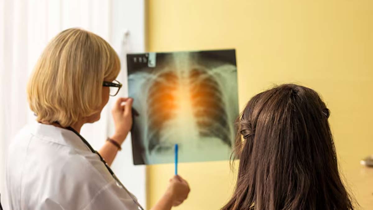 What Causes Pneumothorax in Hindi