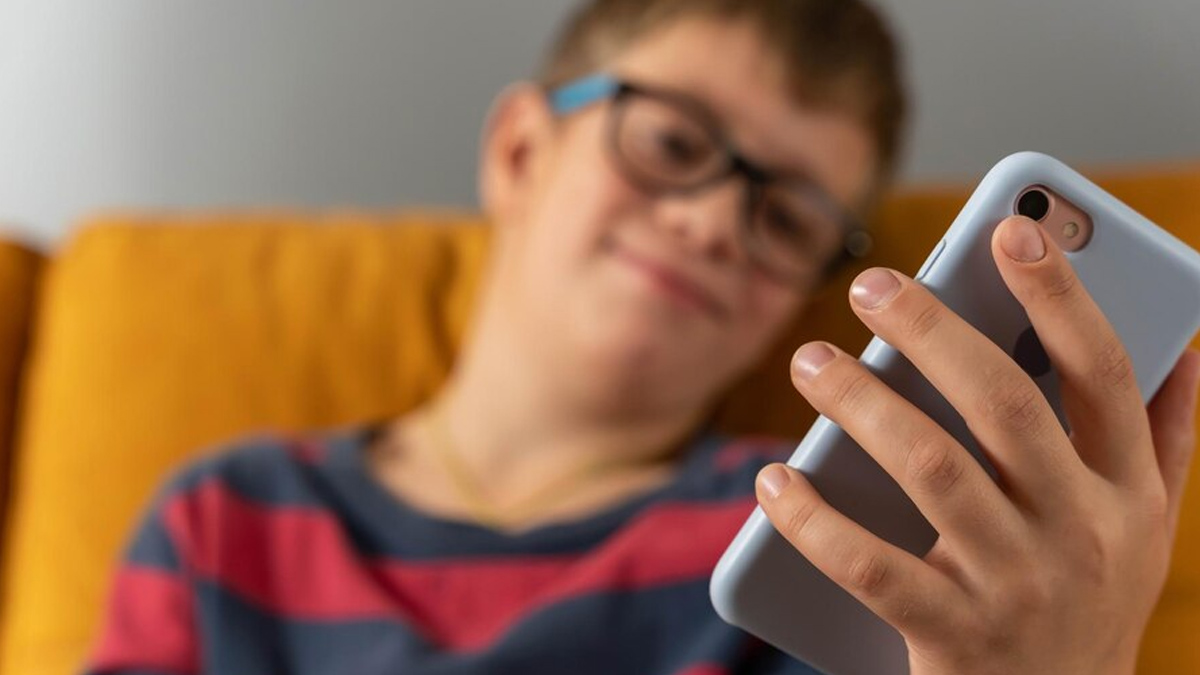 Cell Phone Blindness Symptoms