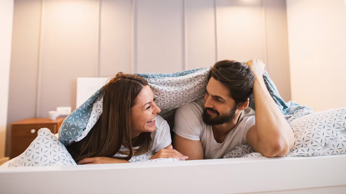 क्या सेक्शुअल एक्टिविटी करने से पहले पेटभर खाना खाना सही है? जानें डॉक्टर से 