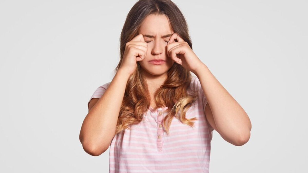 Evaporative Dry Eye: Expert Explains Its Causes, Symptoms, And Treatment 