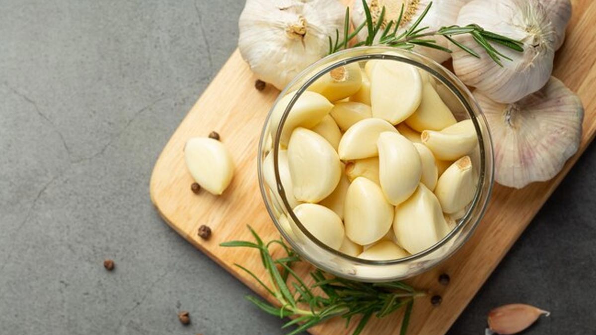 Garlic Juice For Health Expert Lists Benefits of Consuming This Juice