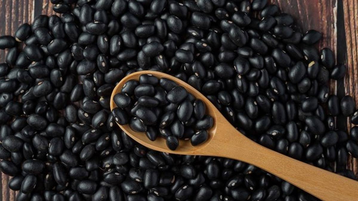 Ever Heard Of Black Soybean? Read On To Know About Its Health Benefits 