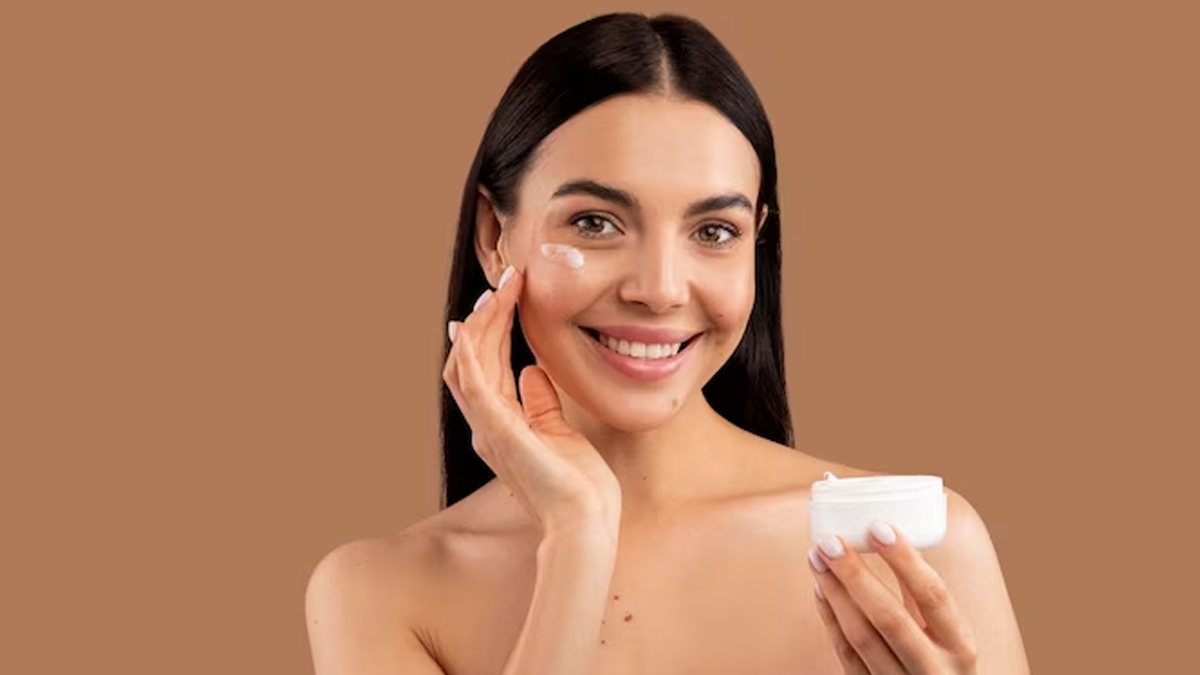 Things That You Should Do Before Bed For Beautiful Skin In Hindi