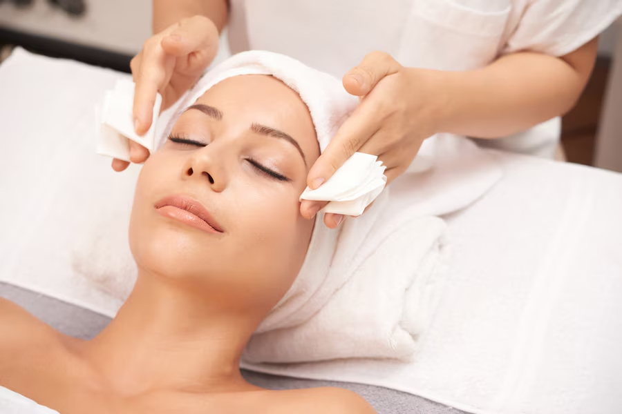 Benefits Of A Facial Massage In Hindi