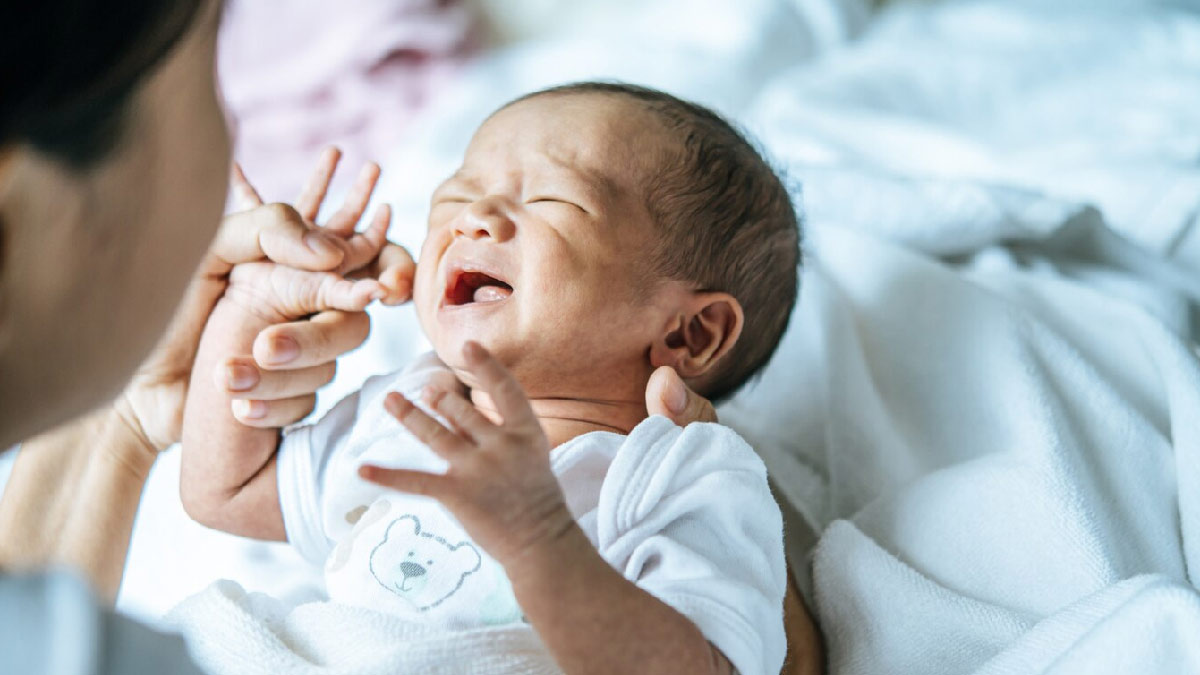 what is Purple crying know the Symptoms Causes and Treatment in hindi