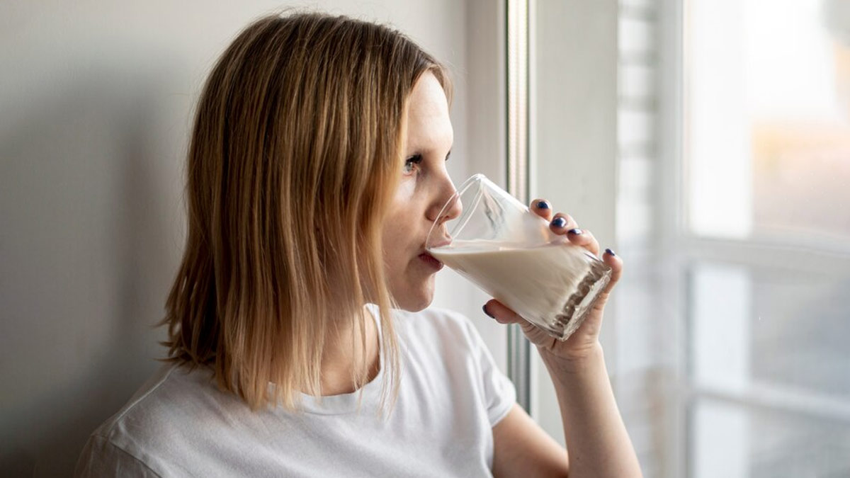 Expert Answers: Can Drinking Milk Worsen Your Heartburn?