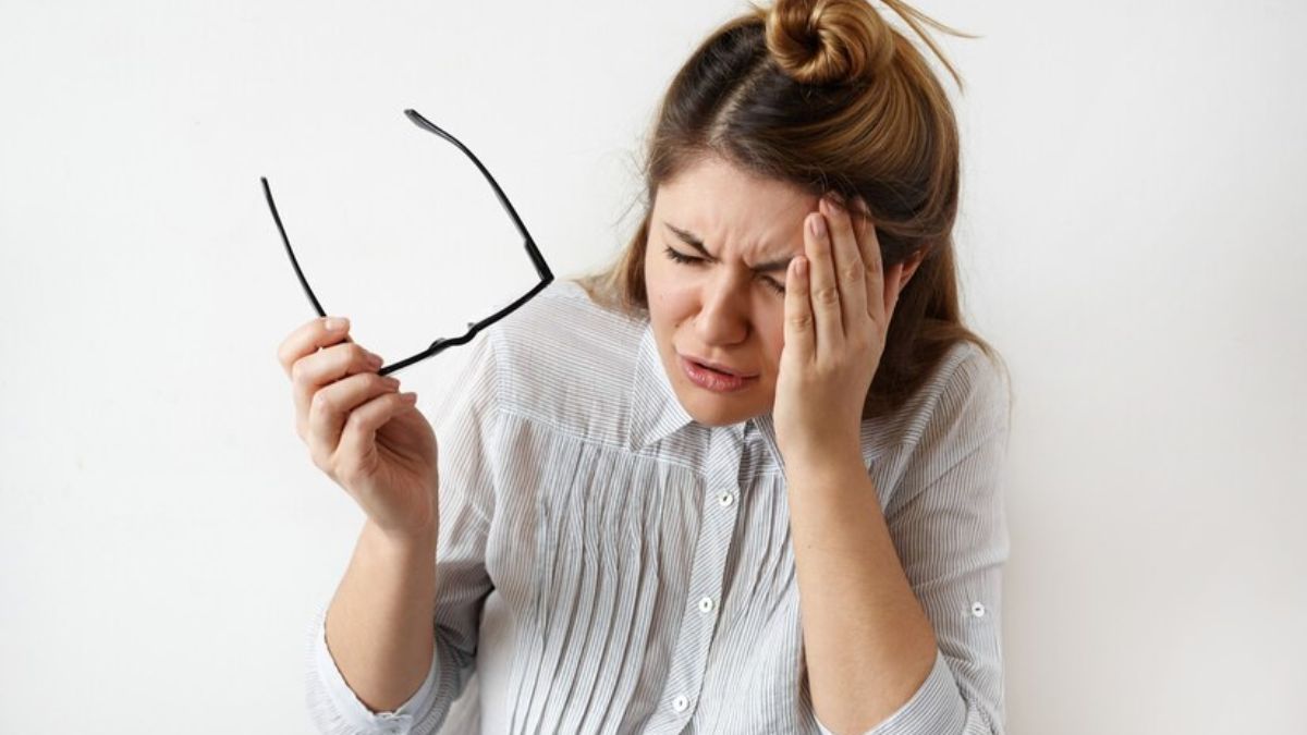विजुअल इंपेयरमेंट क्या है? जानें इस गंभीर समस्या के लक्षण और बचाव