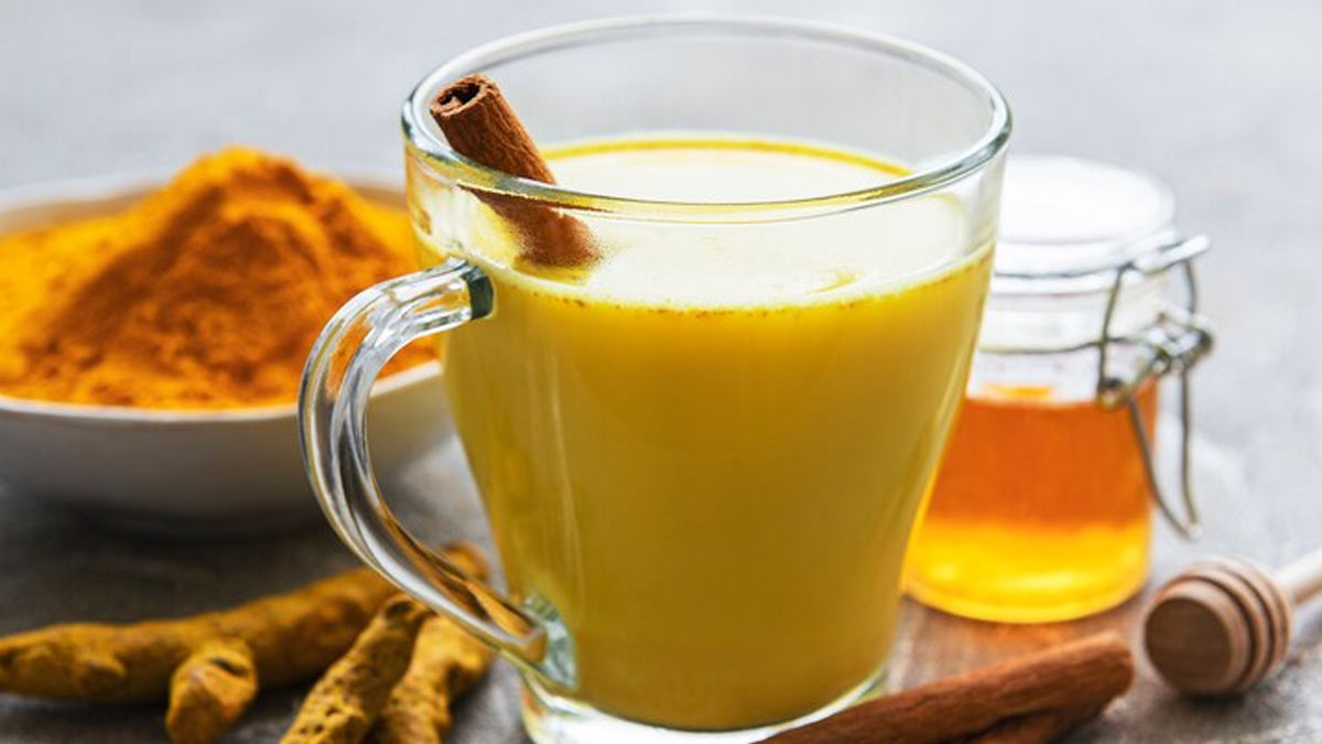 Here's How You Can Boost Your Kidney Health: Expert Shares Benefits Of Turmeric Tea On Empty Stomach