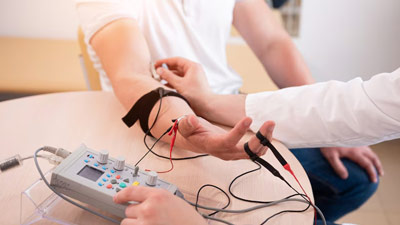 Electrophysiological Test क्या है? डॉक्टर से जानें कब और क्यों पड़ती है इस टेस्ट की जरूरत