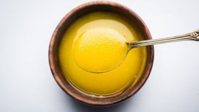वजन बढ़ाने के लिए रोजाना कितनी घी खानी चाहिए? जानें डाइटिशियन से