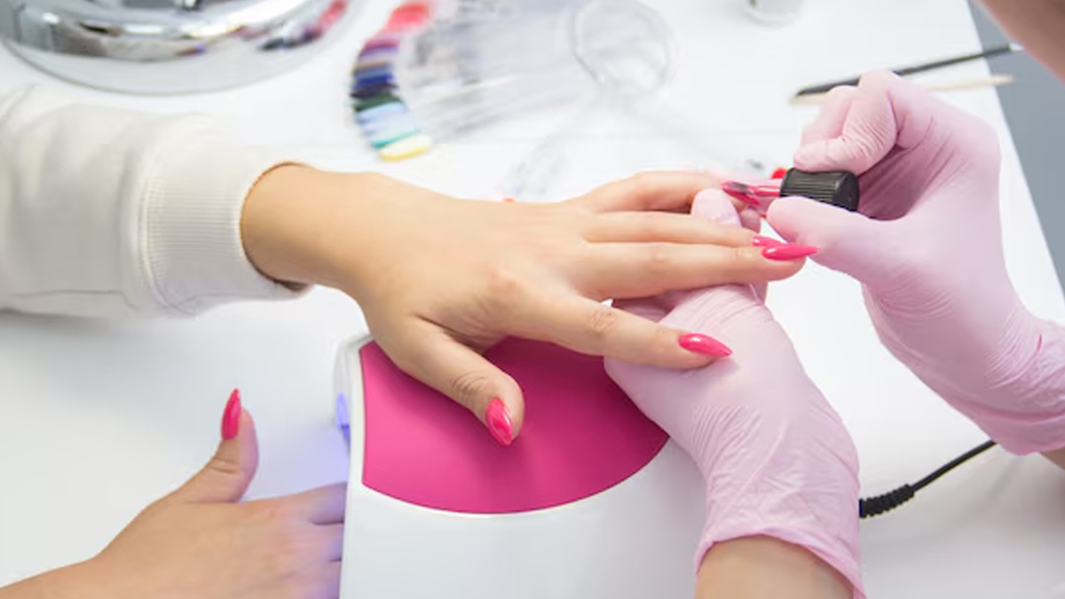 Home Remedies To Combat Nail Damage By Nail Extensions