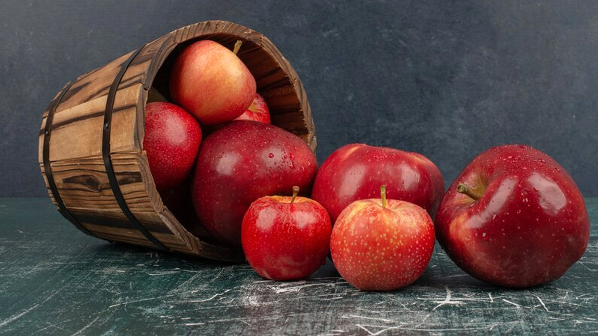 How Does Apple Help In Lowering Cholesterol? OnlyMyHealth