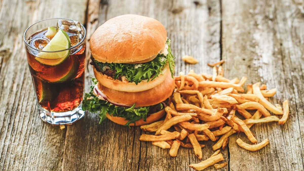 McDonald’s Under Scrutiny After Customers Fall Ill: Hygiene Concerns To Consider Before Having Outside Food