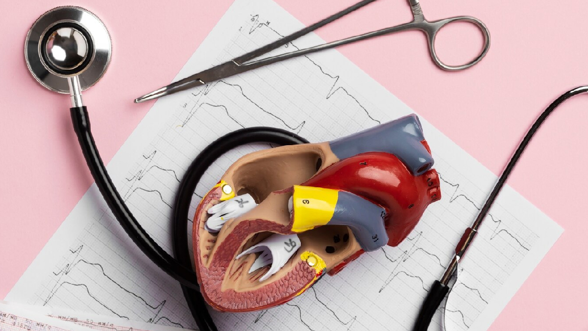 Neem Tlsi Juice For High Cholesterol in Hindi