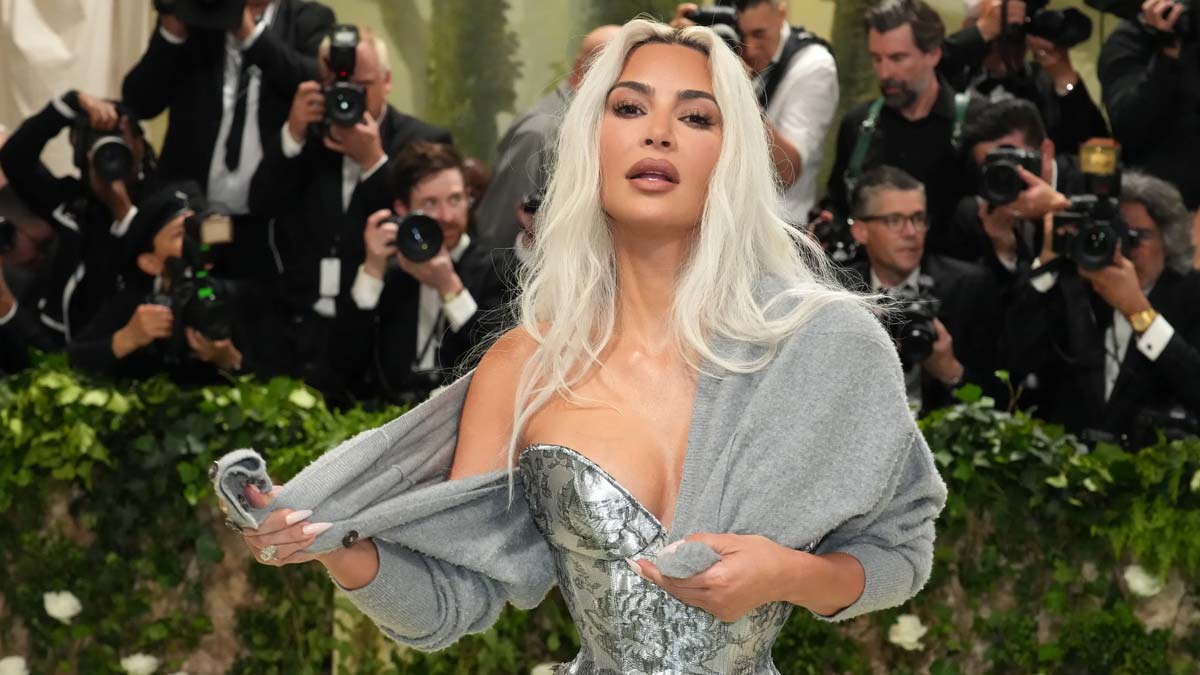 Kim Kardashian’s Met Gala Extreme Corseting Raises Health Concerns; Here’s How It Can Harm You