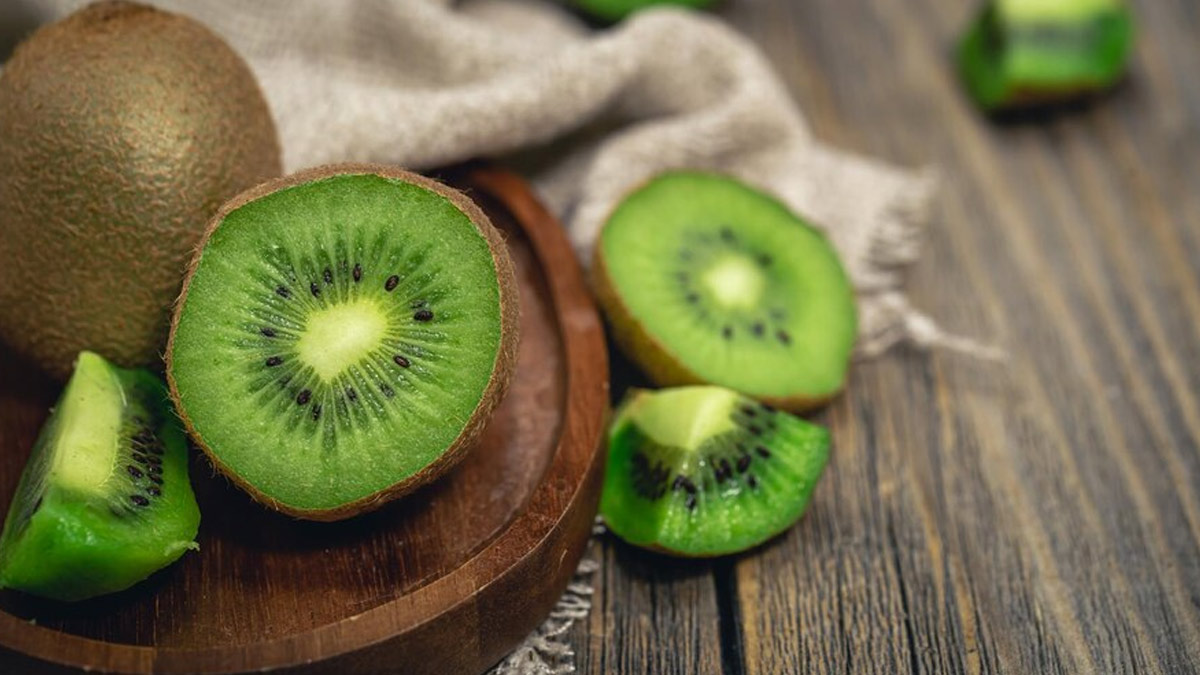 Nourish Your Locks: DIY Kiwi Hair Packs For Long And Dandruff-Free Hair ...