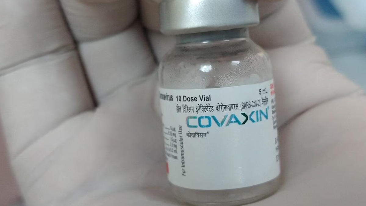 Covaxin Side Effects: कोविशील्ड के बाद अब कोवैक्सीन लगवाने वालों में दिख रहे हैं साइड इफेक्ट्स 