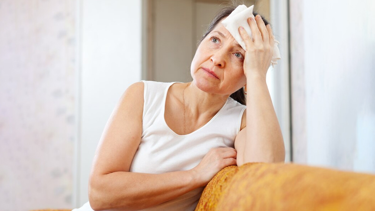 Tips To Manage Sleep Disturbances Caused By Menopause