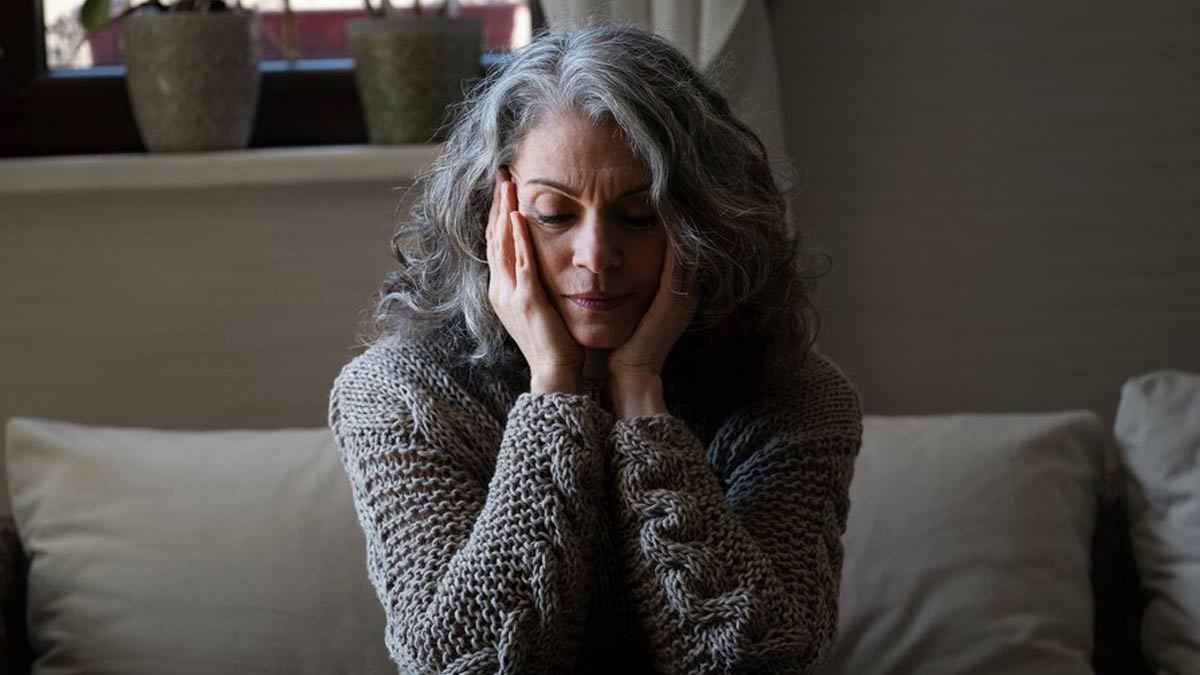 Chronic Fatigue Syndrome Affects Almost 10-15% Of Middle-Aged Women: Doctors Share Management Tips
