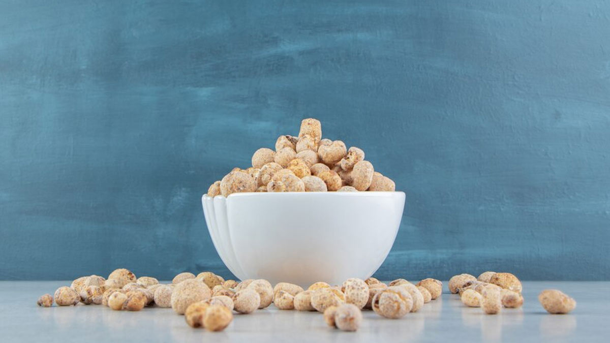 Roasted Makhana Vs Dry Makhana: Which One Is Good For Health