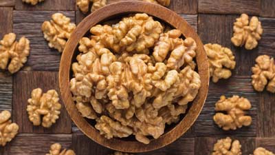 थायराइड में अखरोट खाने से सेहत को मिलते हैं ये 5 फायदे, जानें इसके नुकसान भी