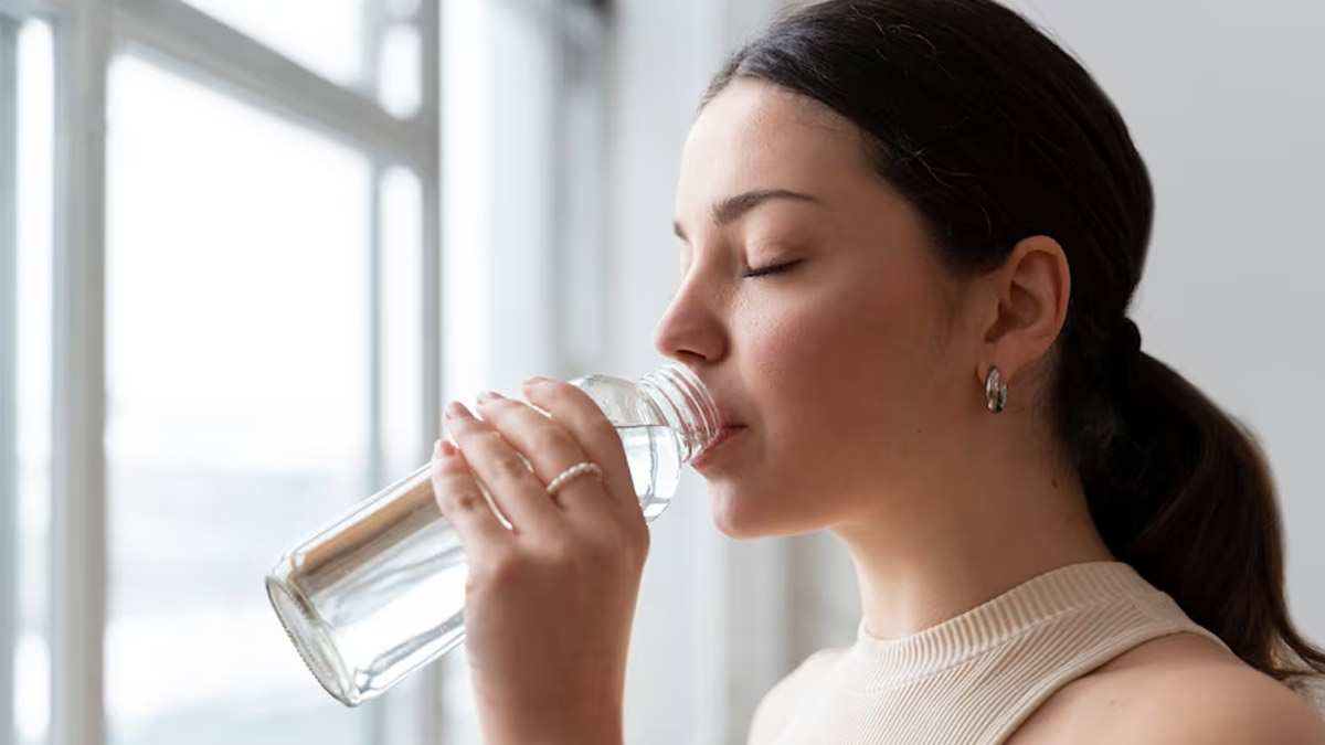 Why You Shouldnt Drink Water Right After Meals Expert Explains Onlymyhealth 