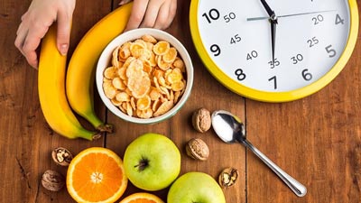 इंटरमिटेंट फास्टिंग की शुरुआत कर रहे हैं तो भूलकर भी न करें ये 3 गलतियां, एक्सपर्ट से जानें सही तरीका 