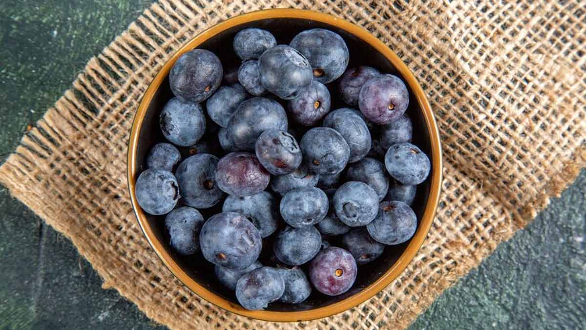 Blueberries For Skincare: Here Are 7 Ways It Benefits Your Skin ...