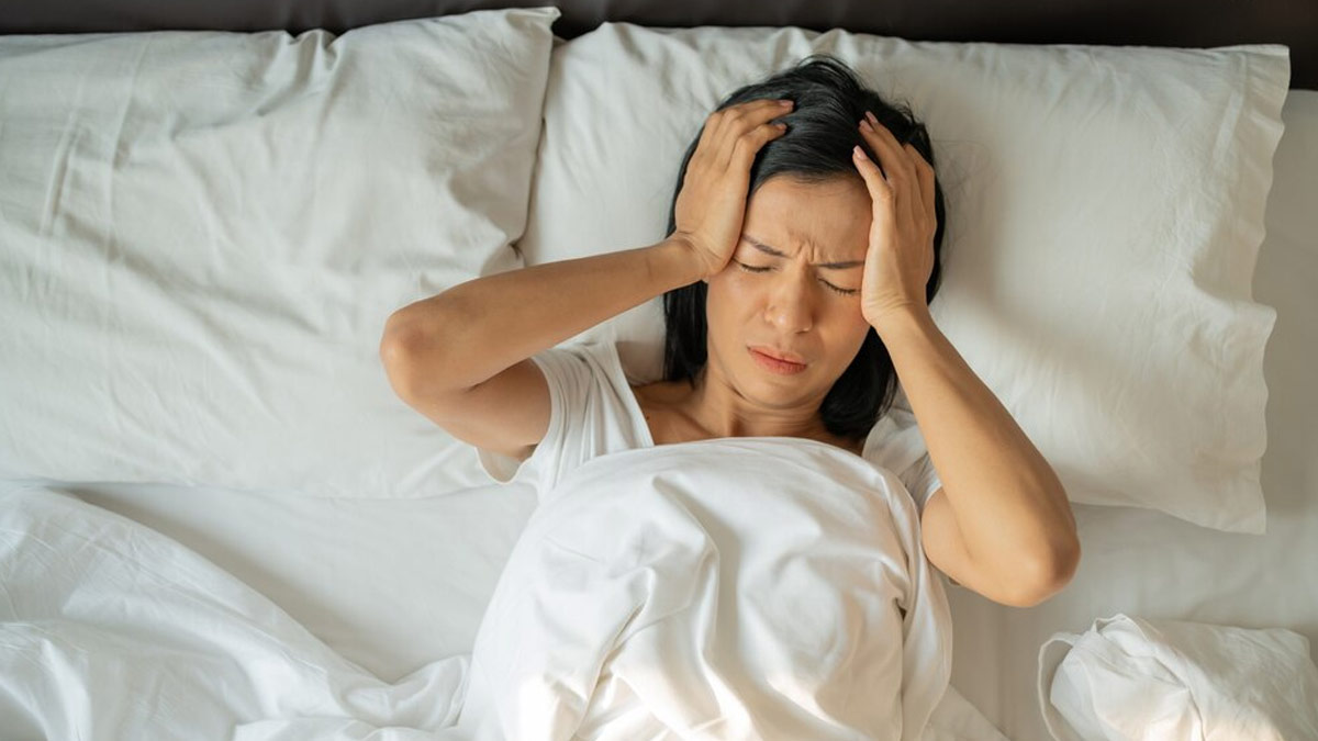 Feeling Tired But Can't Sleep? Here Are 7 Reasons And Tips For A Restful Night
