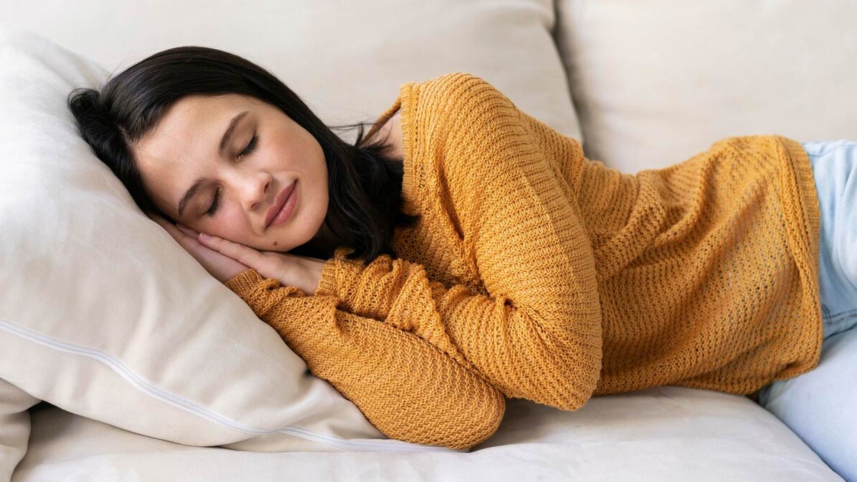 Is It Safe To Sleep On Your Stomach In Hindi