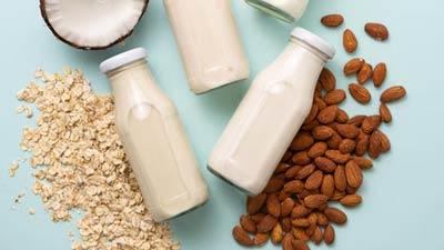 ज्यादा मात्रा में प्लांट बेस्ड मिल्क पीने से सेहत को हो सकते हैं ये 5 नुकसान, जरूर बरतें सावधानी