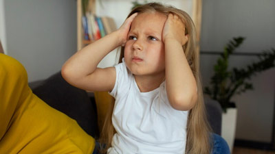 नवजात शिशुओं में Meningitis होने पर दिख सकते हैं ये 5 लक्षण, मस्तिष्क और रीढ़ की हड्डी से जुड़ी है समस्या 