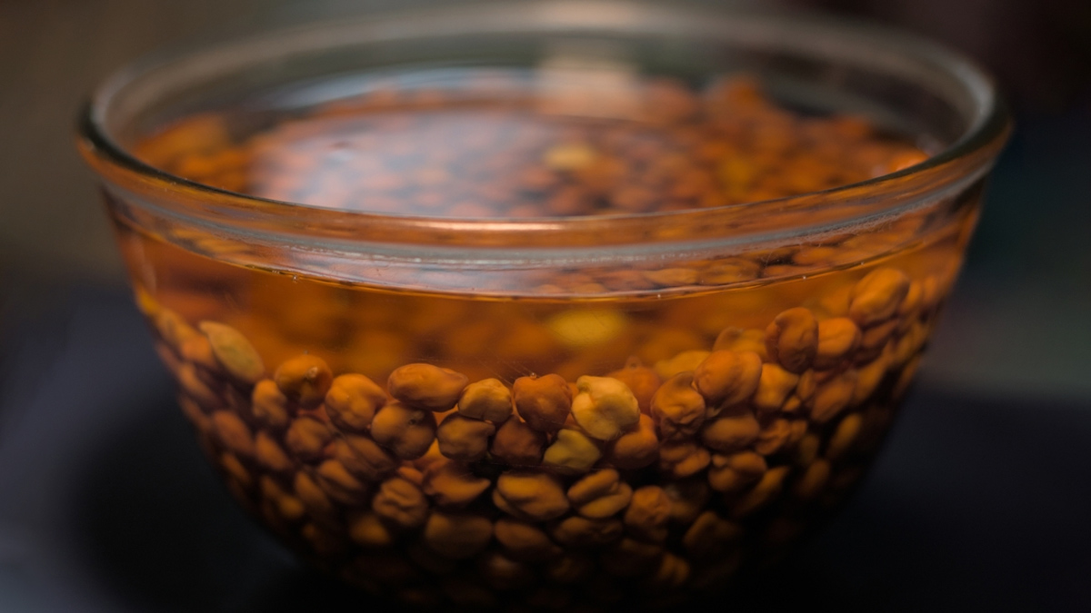 soaked-black-chickpeas