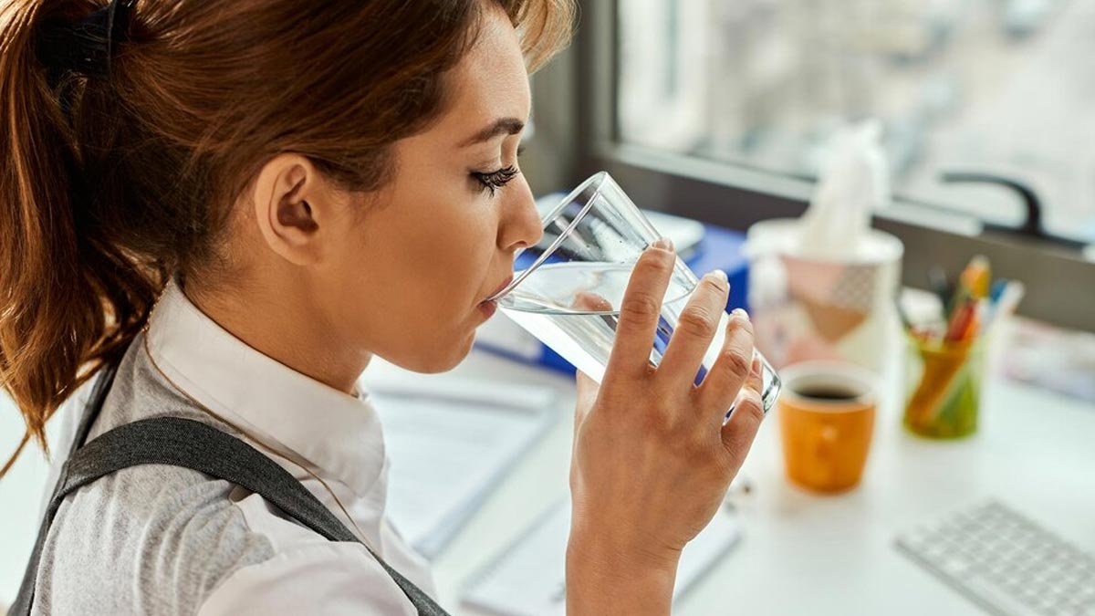 'Water Trick' For Weight Loss: Expert Shares How This Simple Hack Helps Shed Kilos