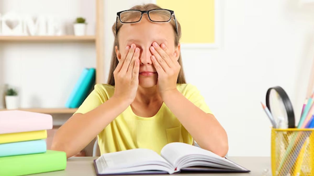 Eye Strain In Children In Hindi 