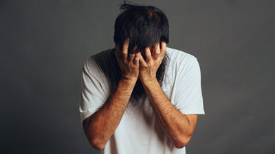 आत्महत्या को रोकने के लिए भारत में मेंटल हेल्थ के अलावा भी कई पहलुओं पर ध्यान देना जरूरी : स्टडी 