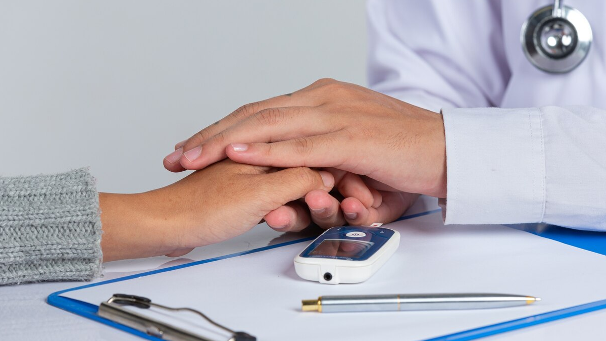 Why Do Diabetics Need To Check Their Blood Pressure In Hindi