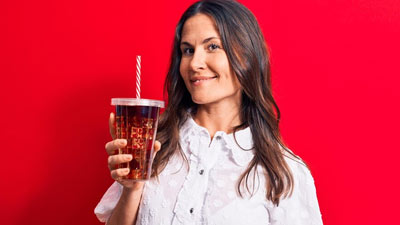 सीने में जलन और एसिडिटी को शांत करने के लिए आप तो नहीं पीते ये 3 ड्रिंक्स? डॉक्टर से जानें इनके नुकसान 